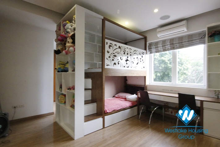 Fully furnished pool villa to rent in Vinhomes Riverside Hanoi